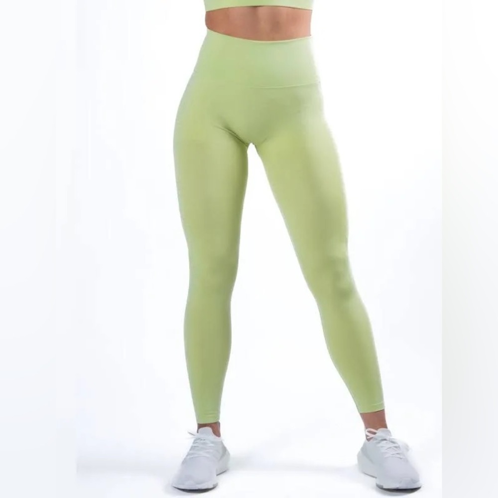 Alphalete green leggings